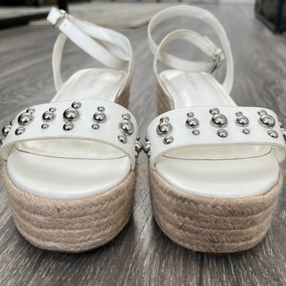 Marc Fisher Wedge ESPADRILLE PLATFORM SANDAL Studded Wrap around ankle size 8
